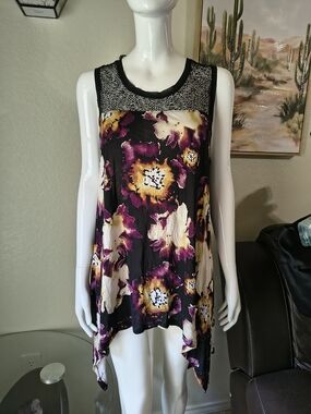 Vera Wang Black Tank Top with Purple & Cream Floral